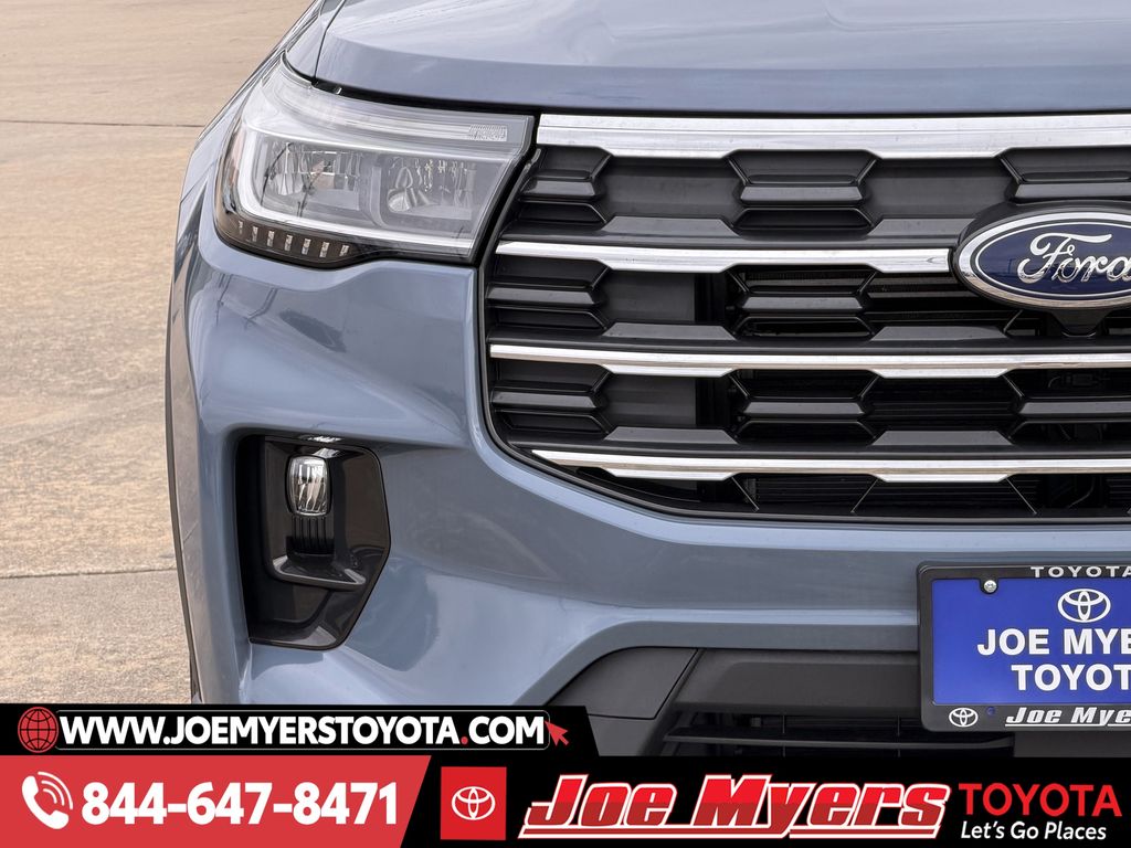 Used 2025 Vapor Blue Metallic Ford Active image 5