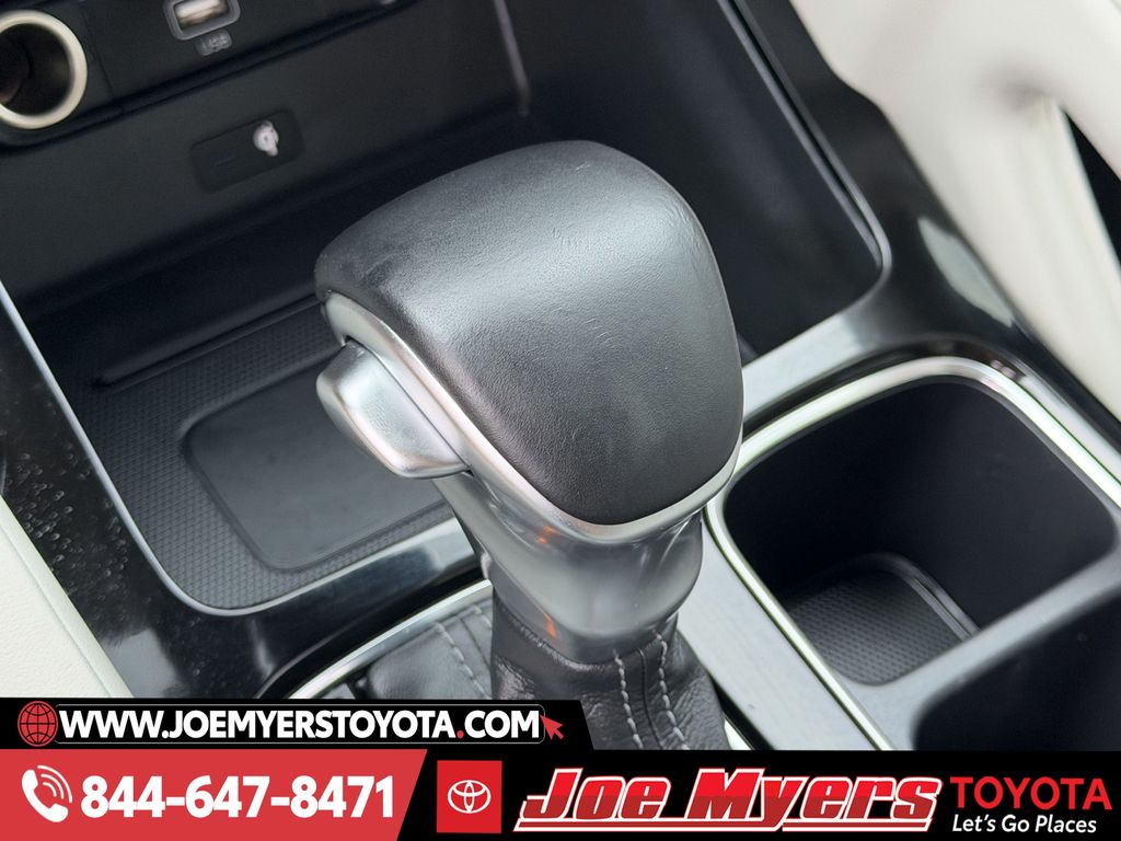 Used 2022 Gravity Gray Kia EX image 20