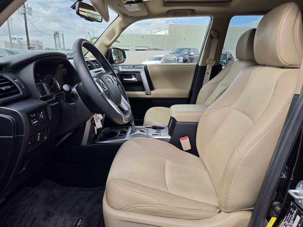 Used 2016 Midnight Black Metallic Toyota SR5 Premium image 25