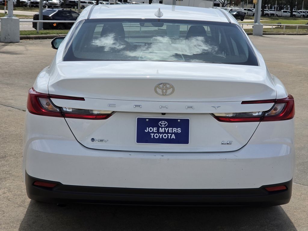Used 2025 Ice Toyota LE image 8