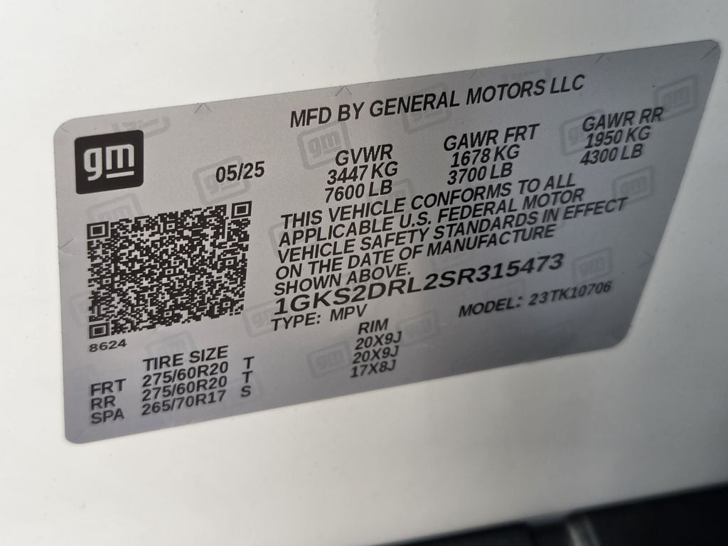 Used 2025 Summit White GMC Denali image 31