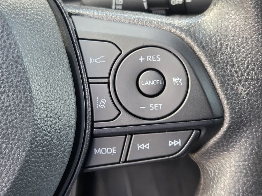 Used 2025 Ice Toyota XLE image 23