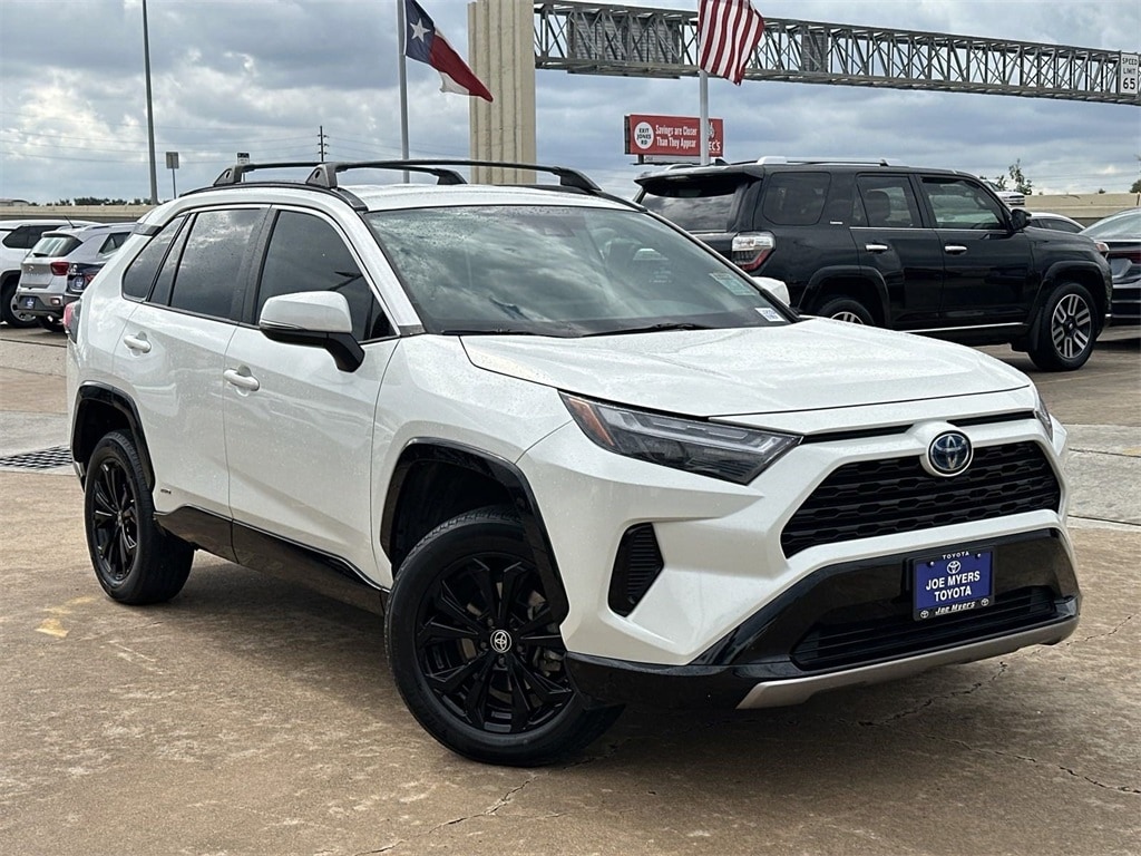 Used 2022 Toyota RAV4 SE with VIN 4T3T6RFVXNU076492 for sale in Houston, TX