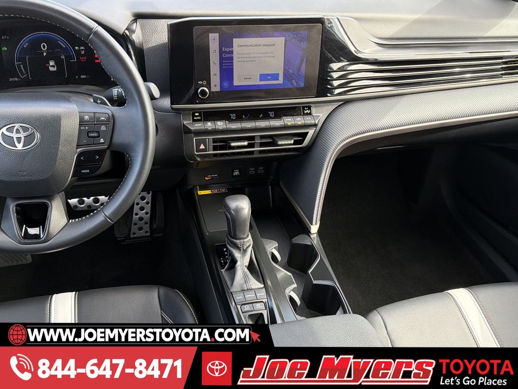 Used 2025 Ice Toyota SE image 17