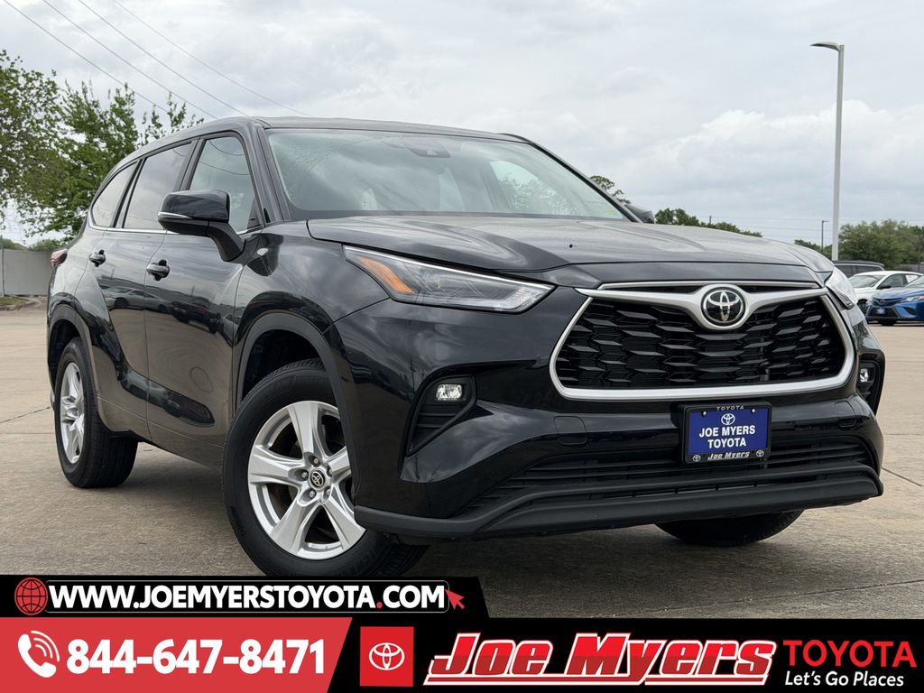 Used 2025 Midnight Black Metallic Toyota LE image 2