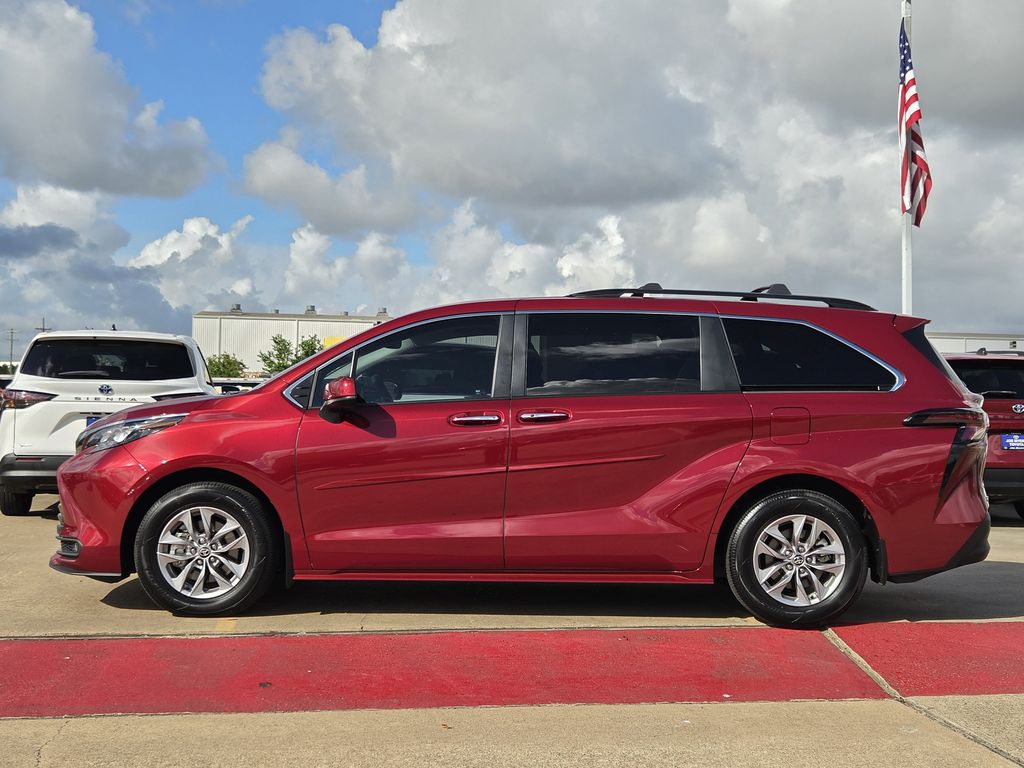 Used 2025 Pearl Toyota XLE image 6