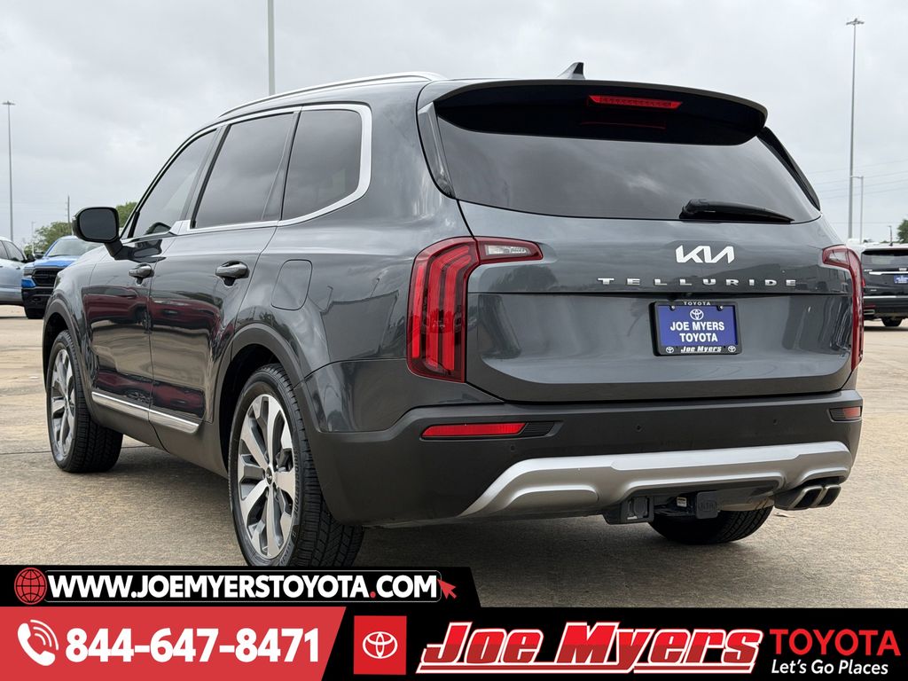 Used 2022 Gravity Gray Kia EX image 7