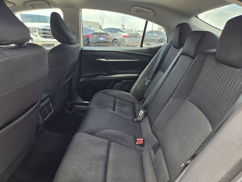 Used 2025 Ice Toyota LE image 29