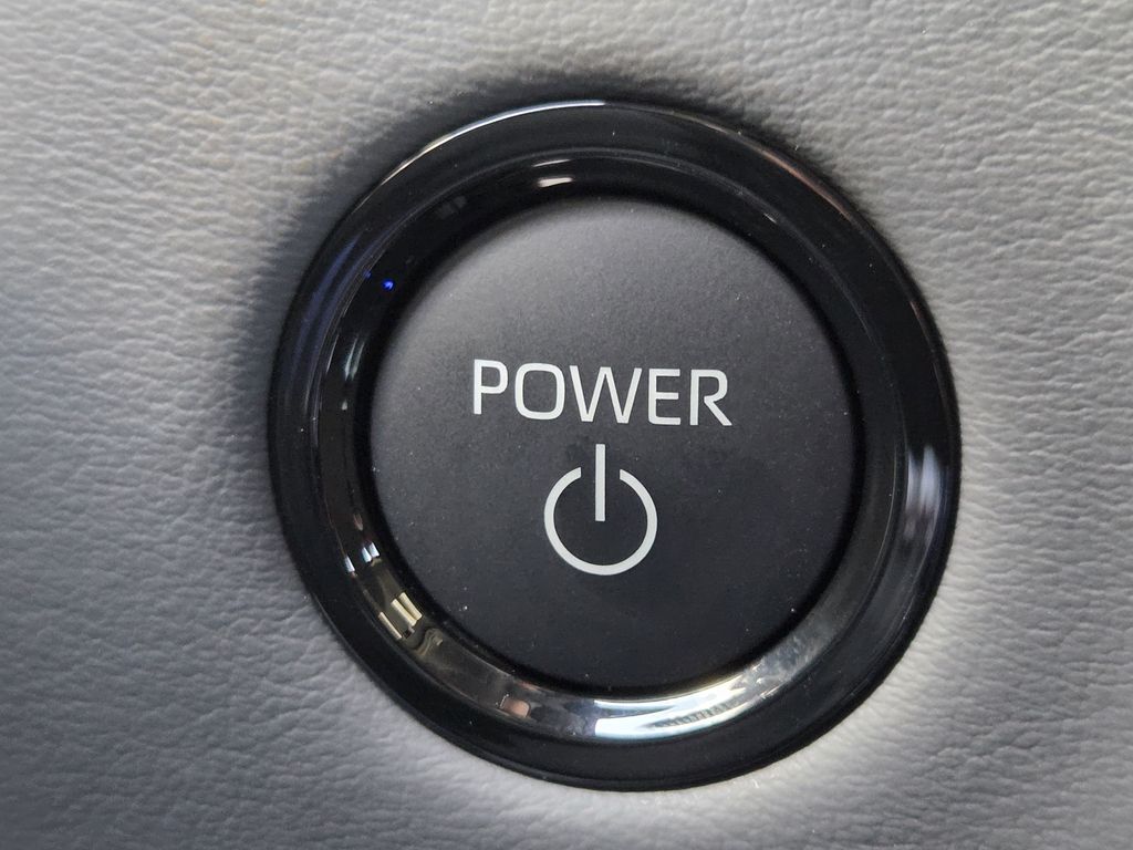 New 2026 White Chill Pearl Toyota Capstone image 21