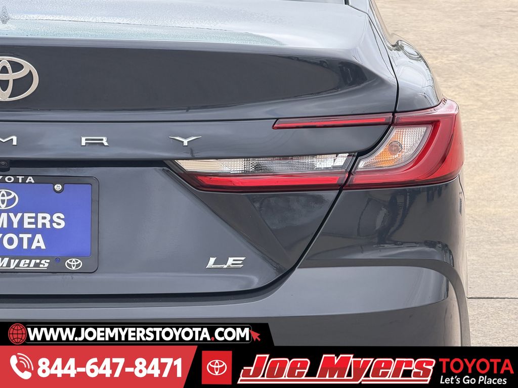 Used 2025 Underground Toyota LE image 9