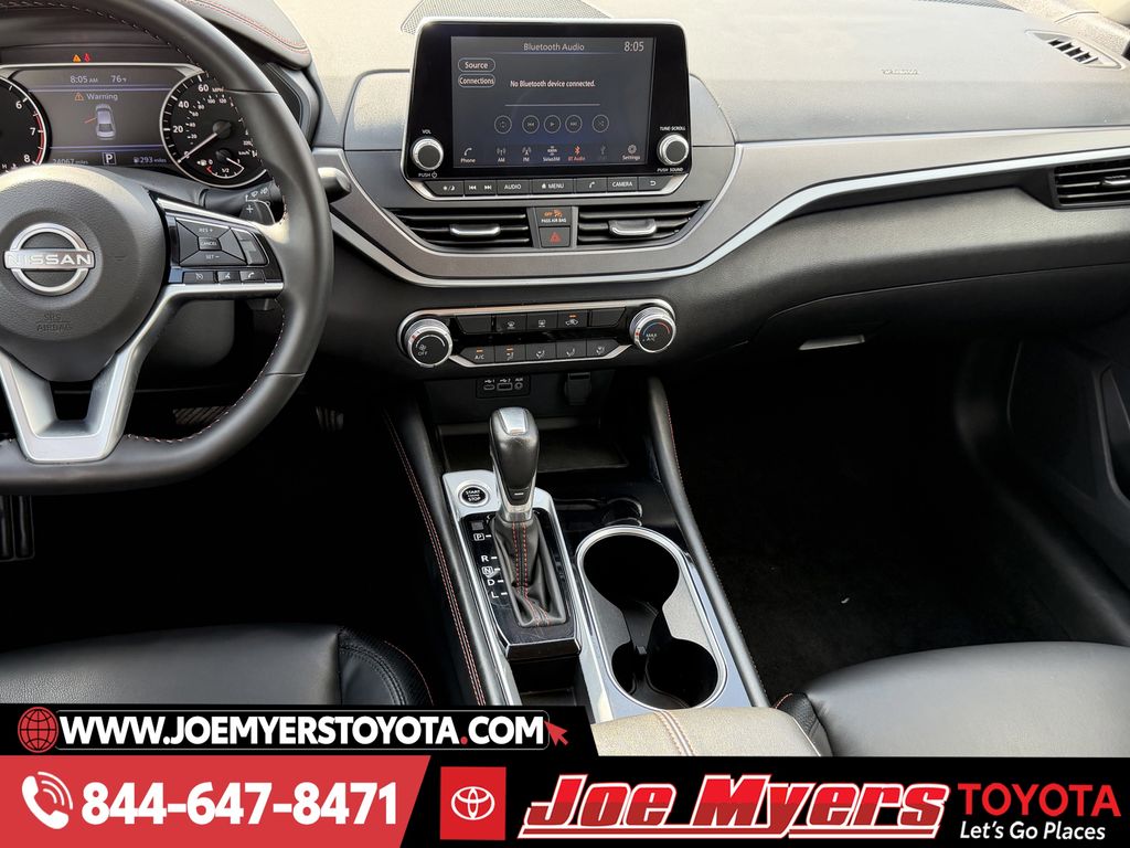 Used 2025 Super Black Clearcoat Nissan 2.5 SR image 17