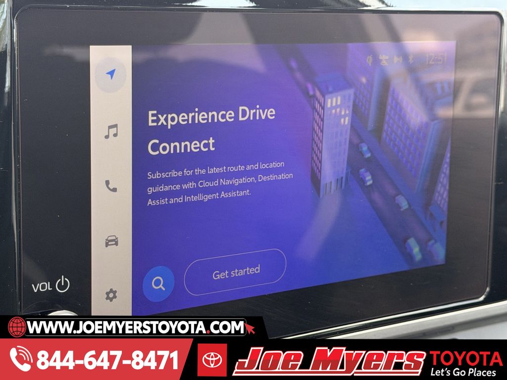 Used 2025 Ice Cap Toyota SE image 18