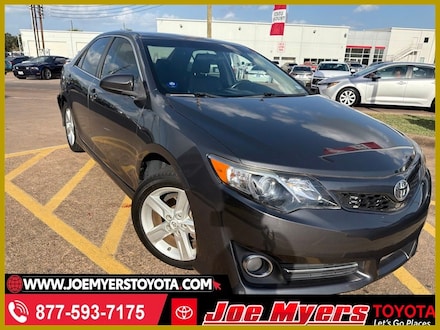 2013 Toyota Camry SE Sedan