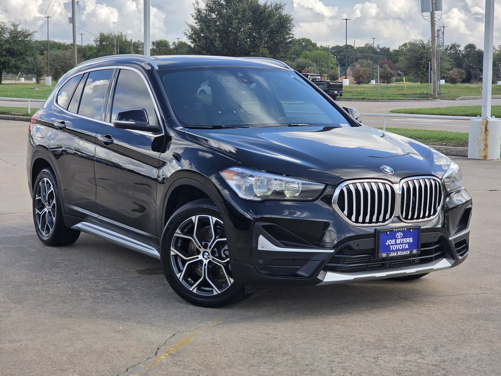 Used 2022 Jet Black BMW sDrive28i image 2