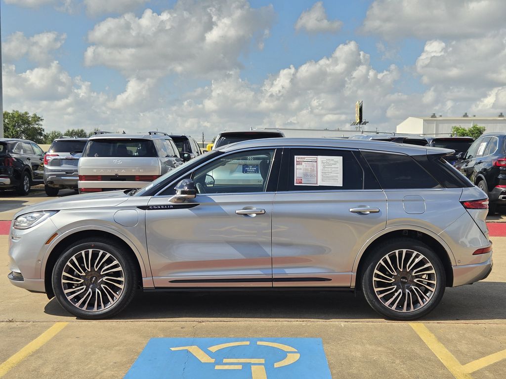 Used 2022 Radiance Metallic Lincoln Grand Touring image 6