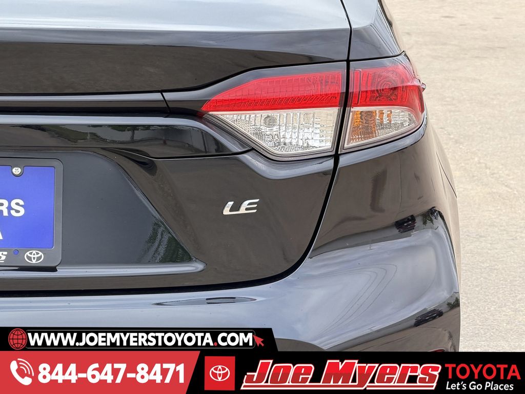 Used 2025 Midnight Black Metallic Toyota LE image 9