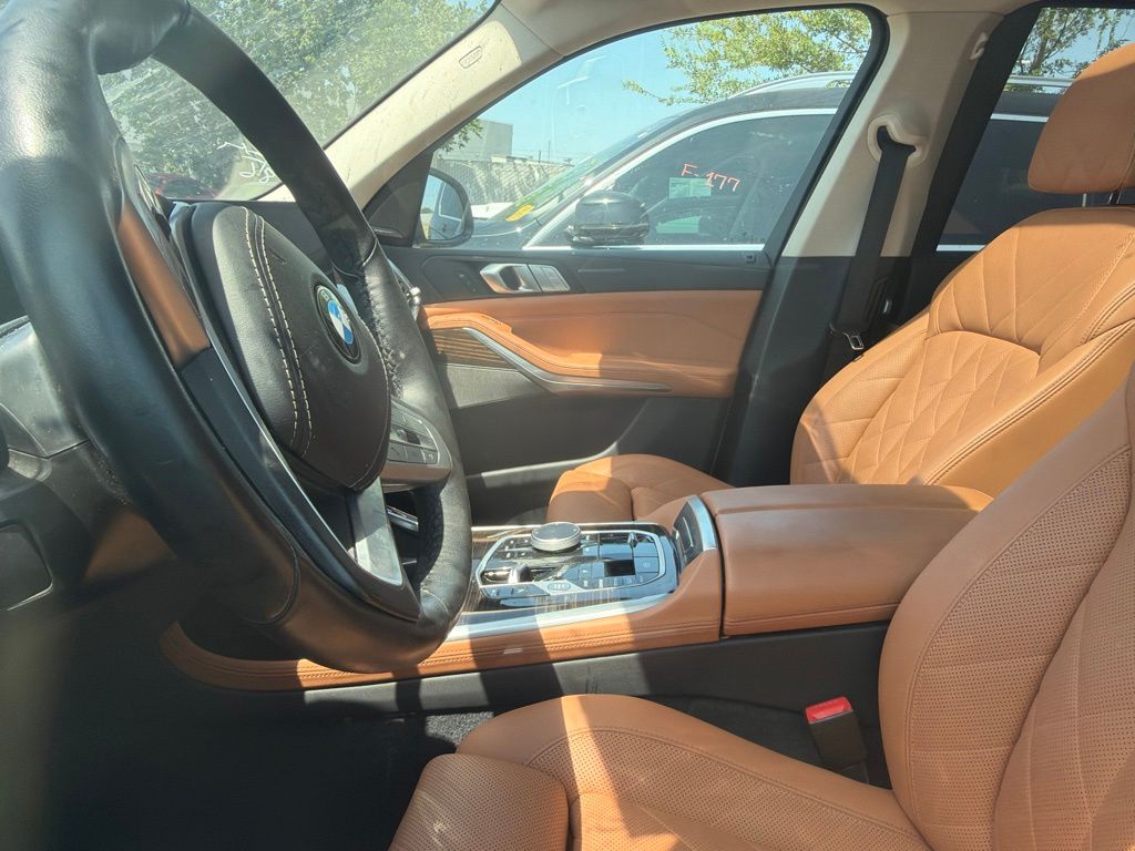 Used 2026 Alpine White BMW xDrive40i image 2