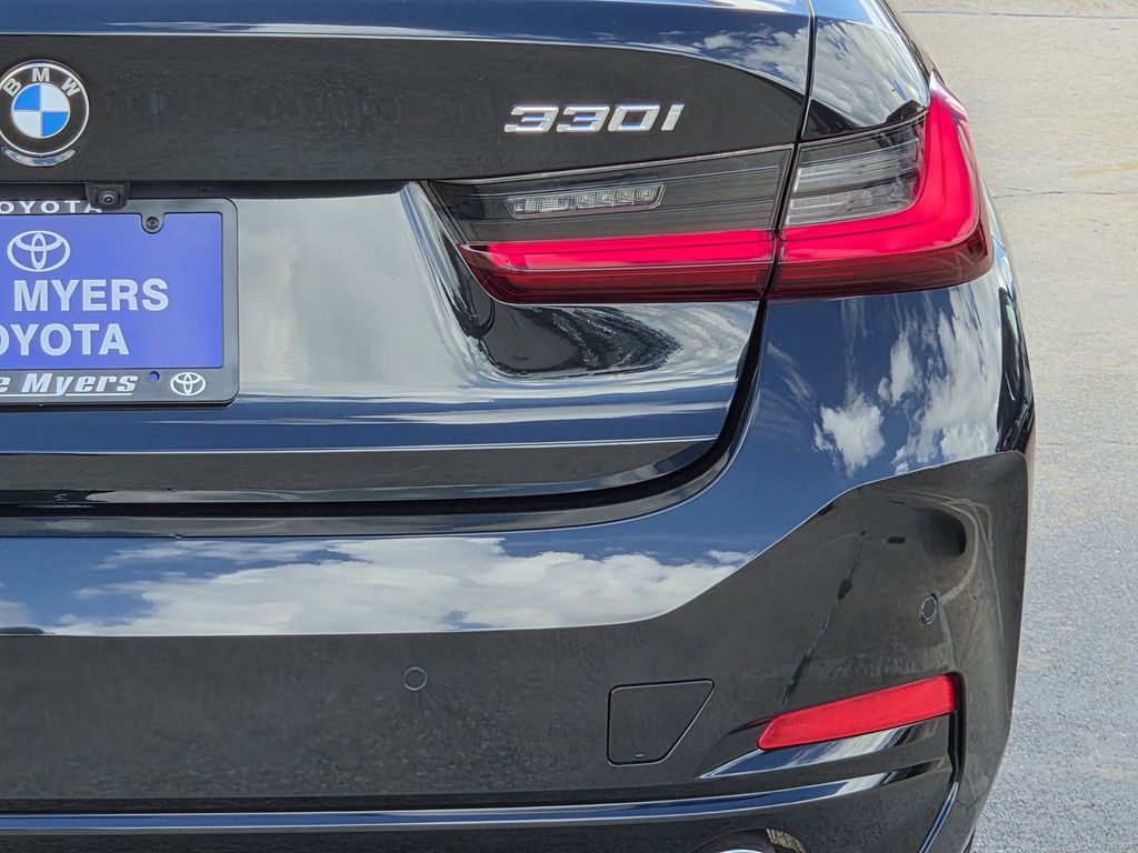 Used 2024 Black Sapphire Metallic BMW 330i image 9