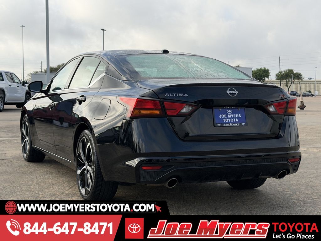 Used 2025 Super Black Clearcoat Nissan 2.5 SR image 7