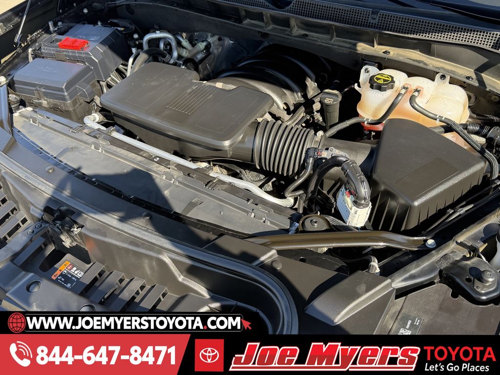 Used 2025 Black Chevrolet LT image 33