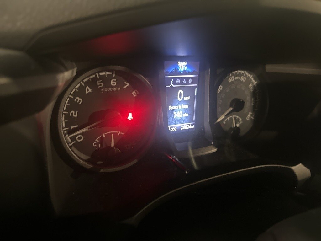 2023 Toyota Tacoma TRD Off-Road photo 3