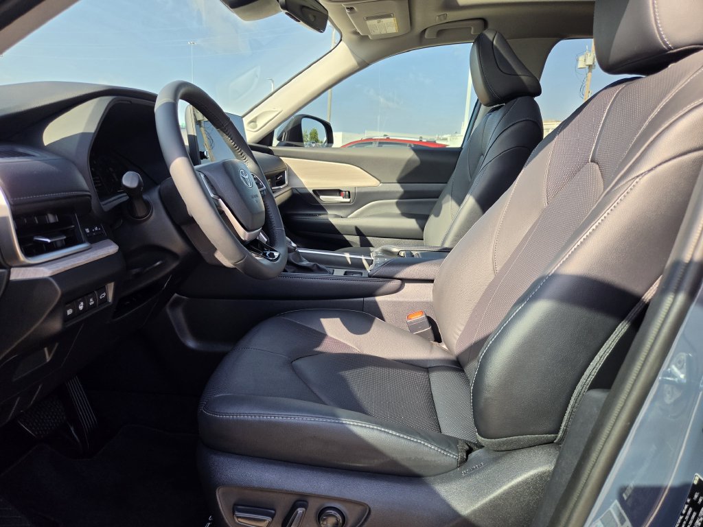 Certified Used 2026 Cloud Toyota Limited image 27