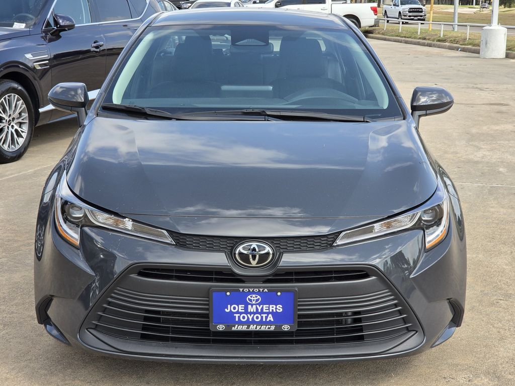 Used 2025 Underground Toyota LE image 3