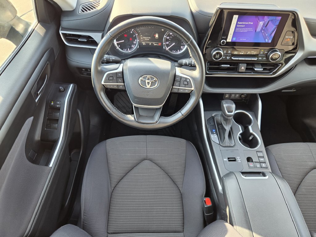 Used 2025 Midnight Black Metallic Toyota LE image 14