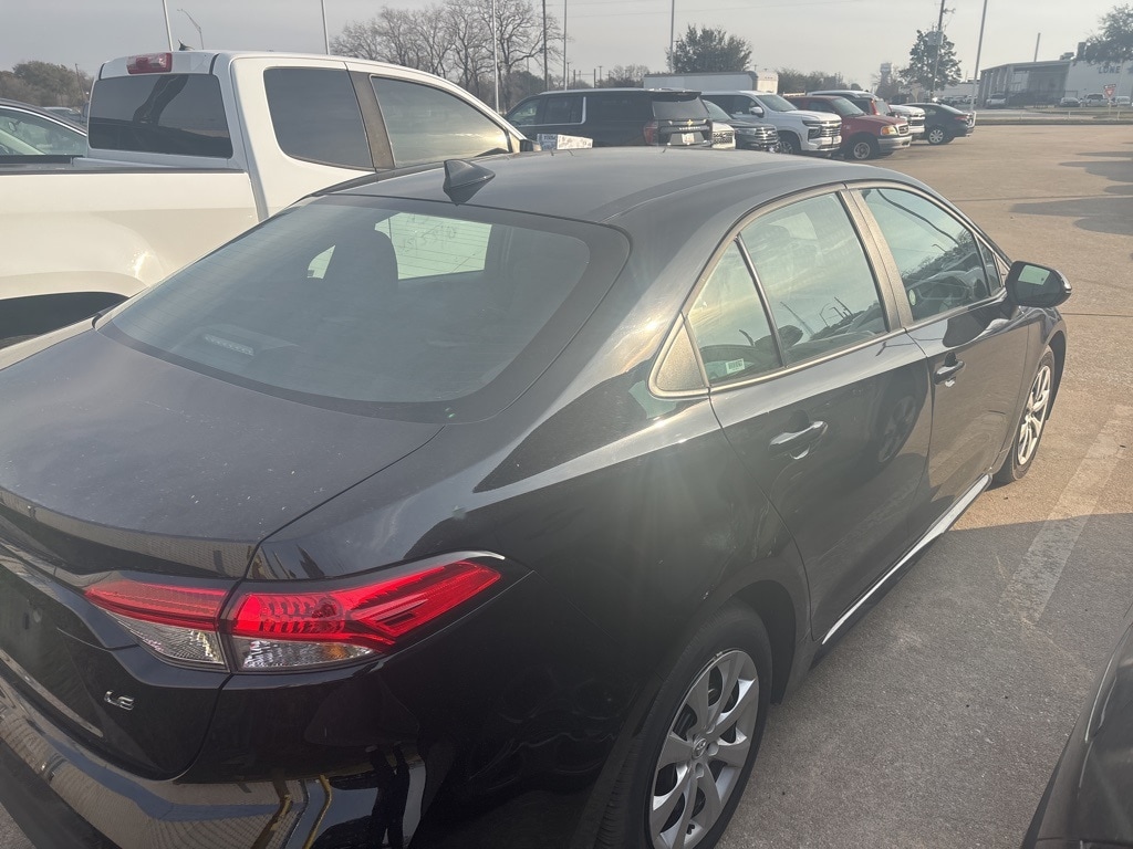 Used 2025 Toyota Corolla LE with VIN 5YFB4MDEXSP273689 for sale in Northfield, Minnesota