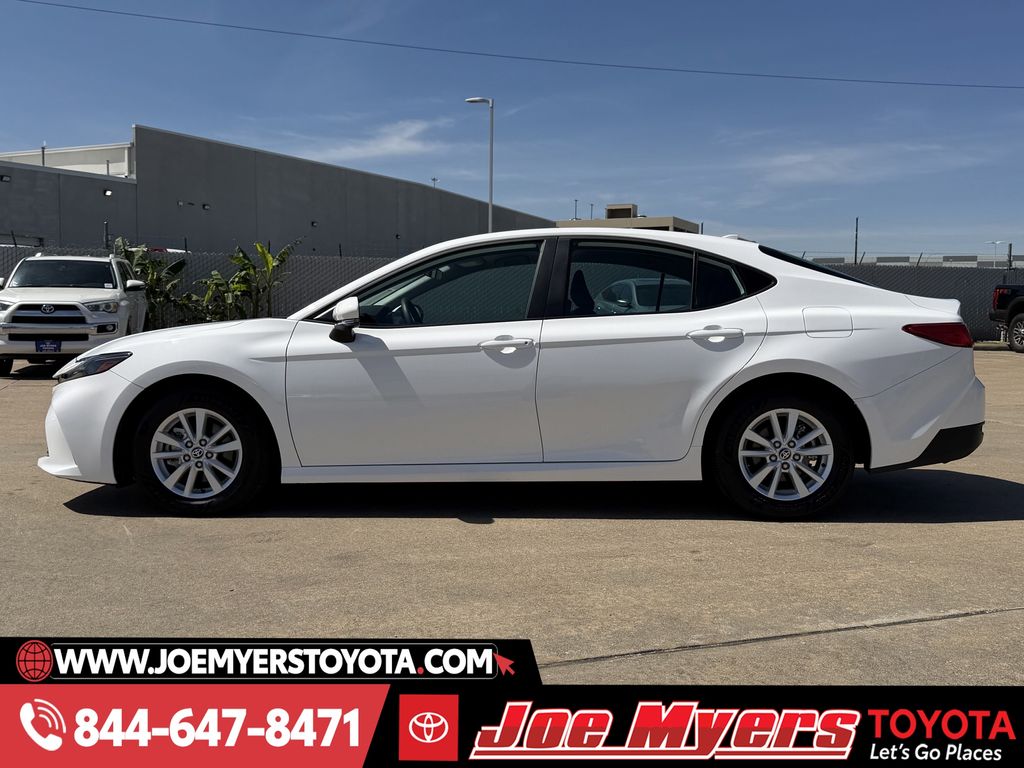 Used 2025 Ice Cap Toyota LE image 6