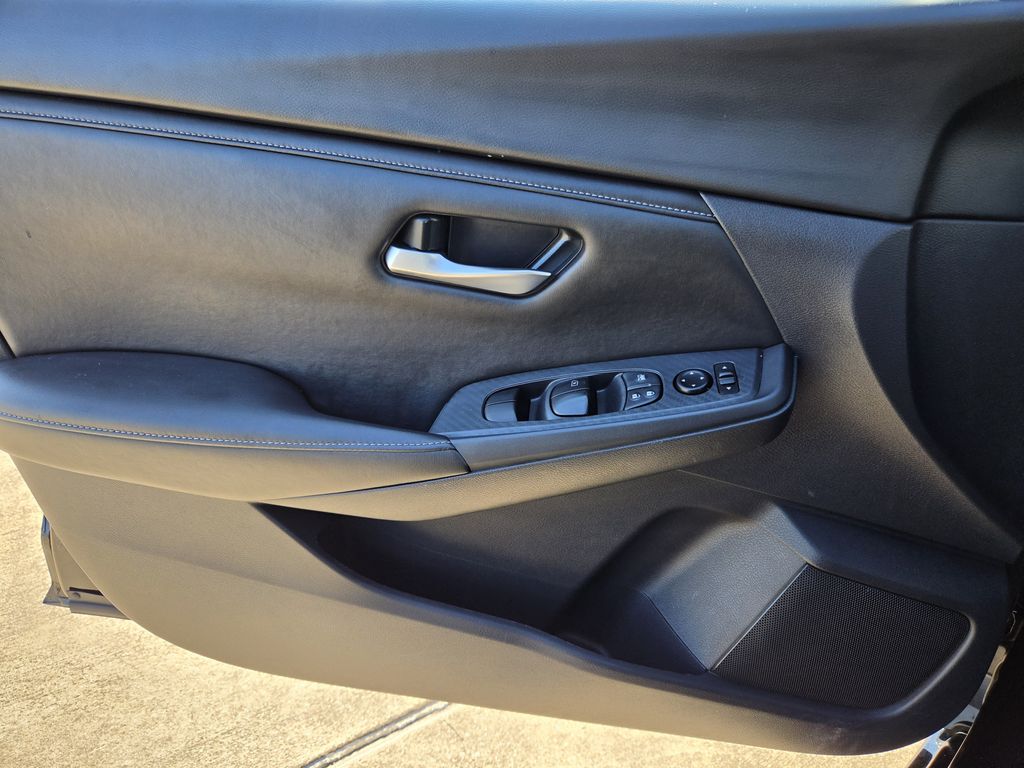 Used 2025 Super Black Nissan SV image 25