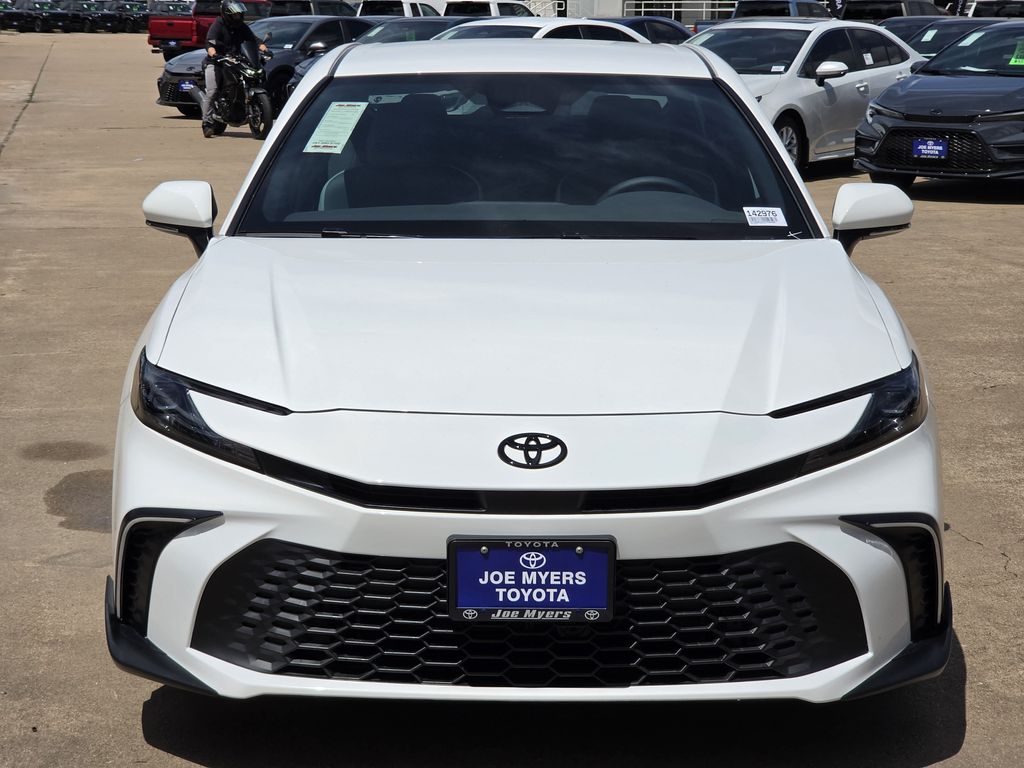 New 2026 Ice Cap Toyota SE image 3