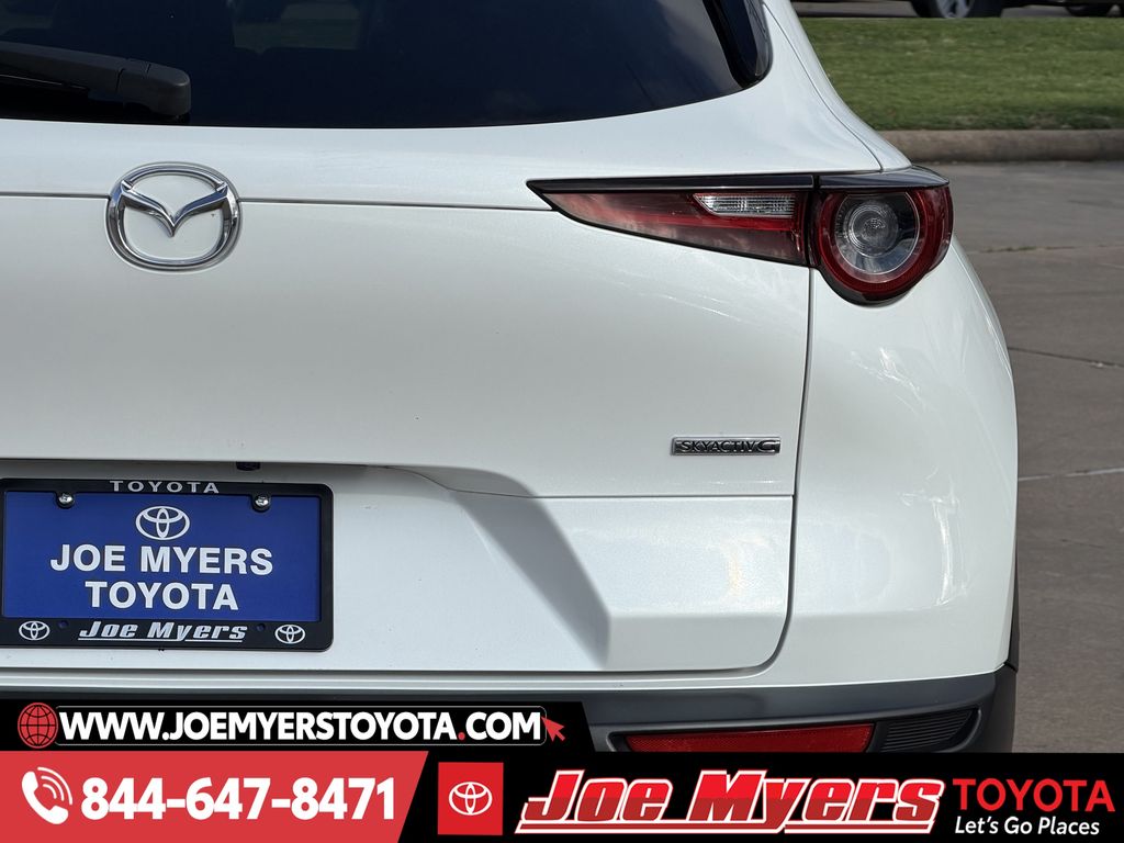 Used 2025 Snowflake White Pearl Mica Mazda 2.5 S Preferred Package image 9