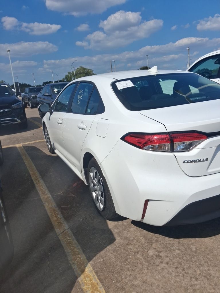 Used 2026 Ice Toyota LE image 4