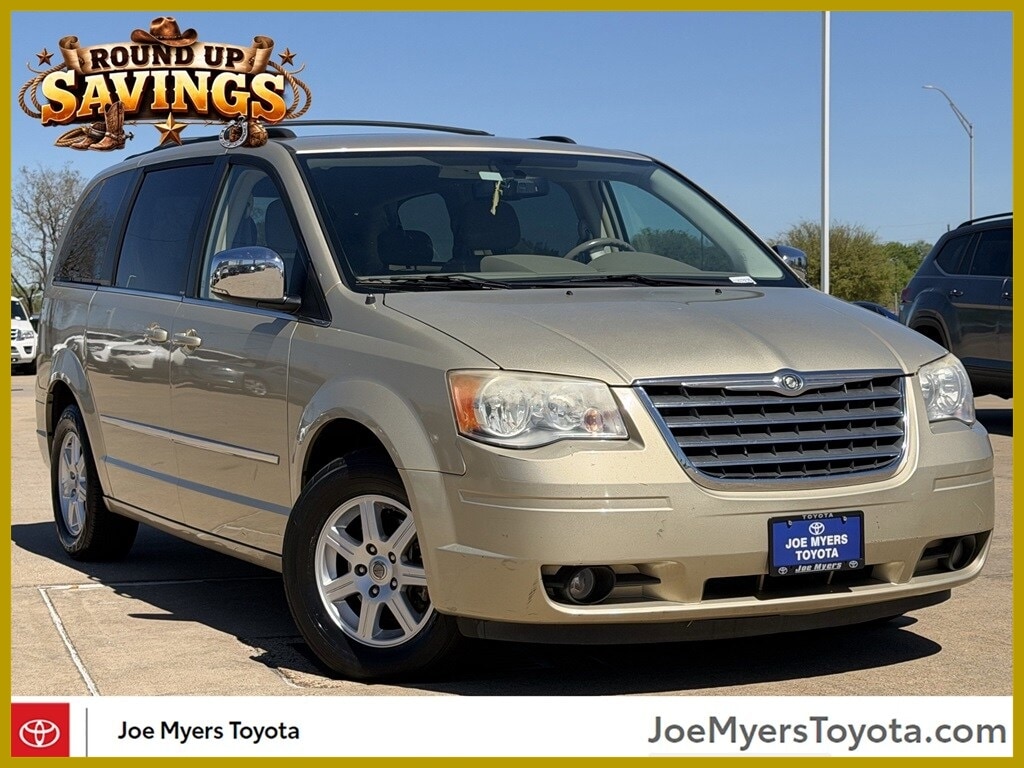 2010 Chrysler Town & Country Touring FWD