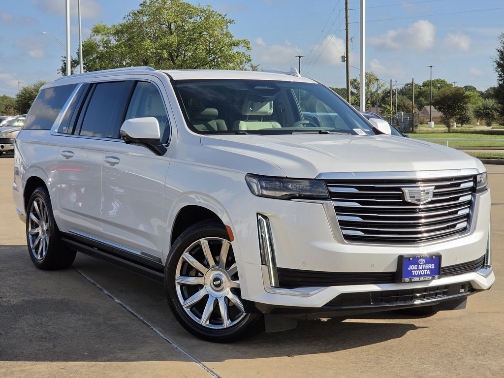 Used 2022 Crystal White Tricoat Cadillac Premium Luxury Platinum image 2