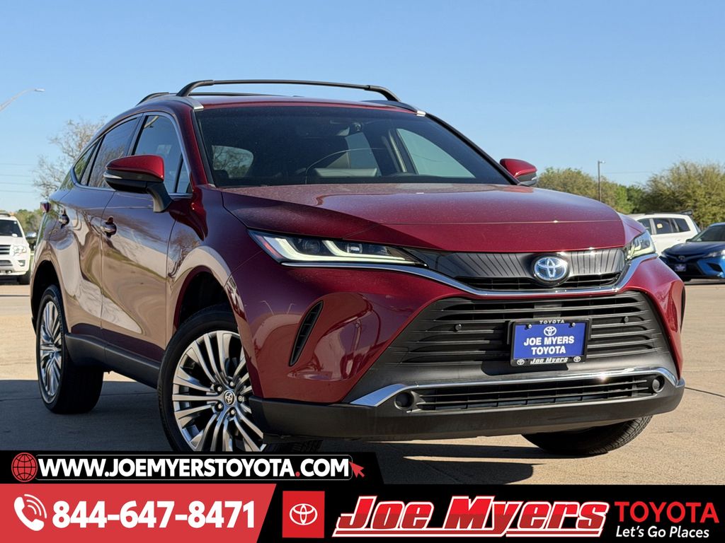 Used 2022 Ruby Flare Pearl Toyota XLE image 2