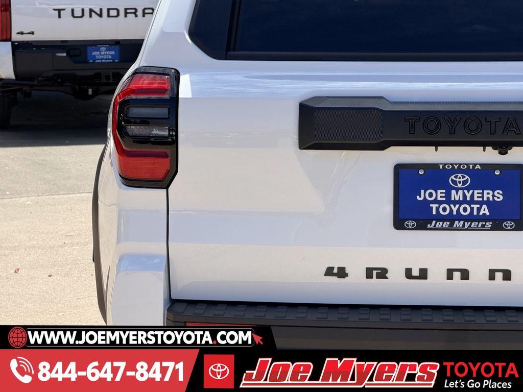 New 2026 Ice Cap Toyota SR5 image 10