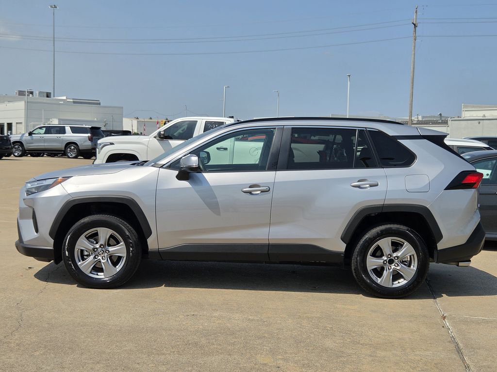 Used 2025 Silver Sky Metallic Toyota XLE image 6