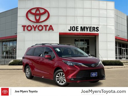 2025 Toyota Sienna XLE 8 Passenger Van Passenger Van