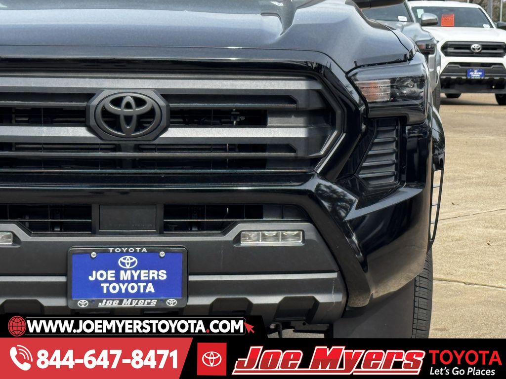 New 2026 Black Toyota SR5 image 4