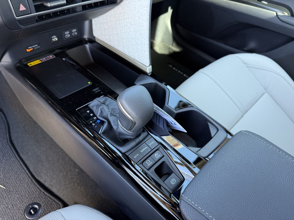 2026 Toyota Camry XLE - Photo 14