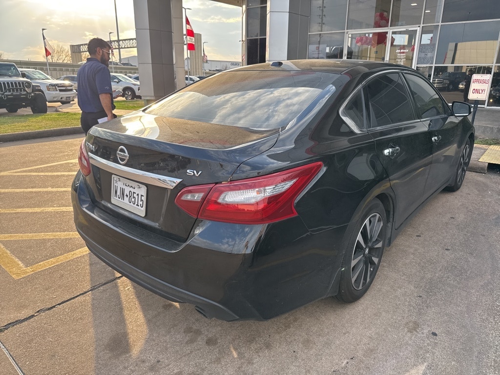 Used 2018 Nissan Altima 2.5 SV Sedan
