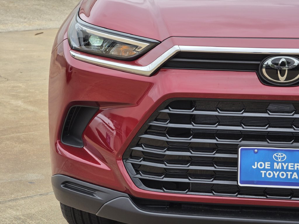 New 2026 Ruby Flare Pearl Toyota XLE image 5