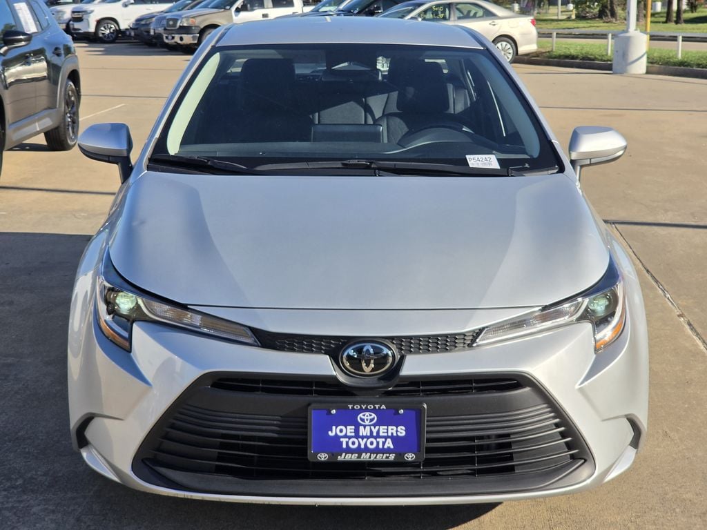 Used 2025 Classic Silver Metallic Toyota LE image 3