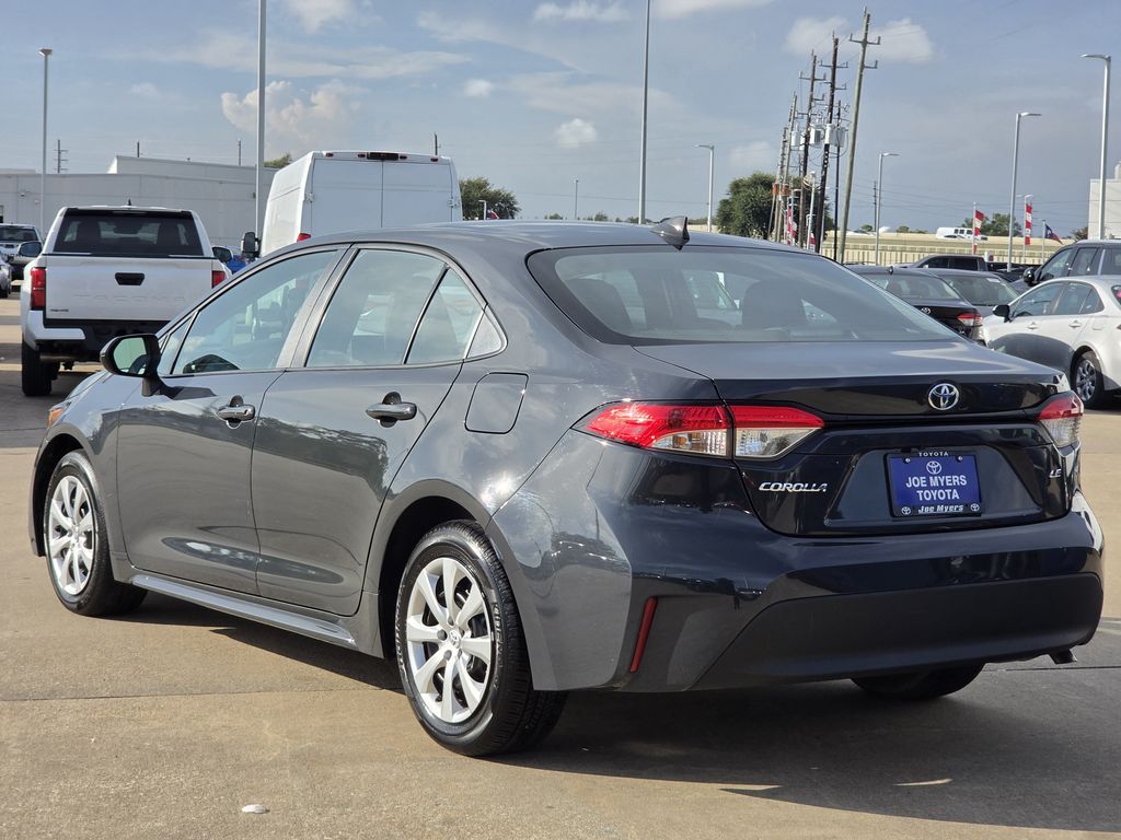 Used 2025 Underground Toyota LE image 7