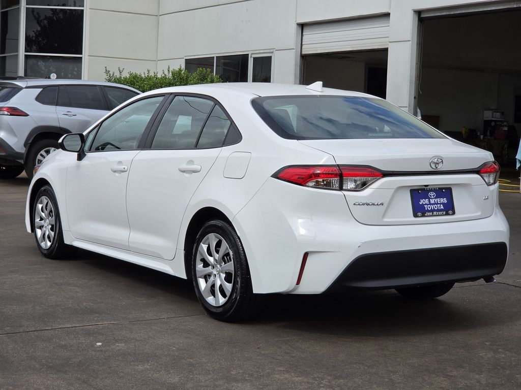 Used 2026 Ice Toyota LE image 7