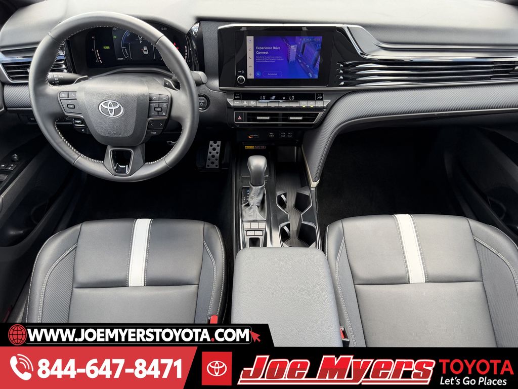 Used 2025 Ice Cap Toyota SE image 13