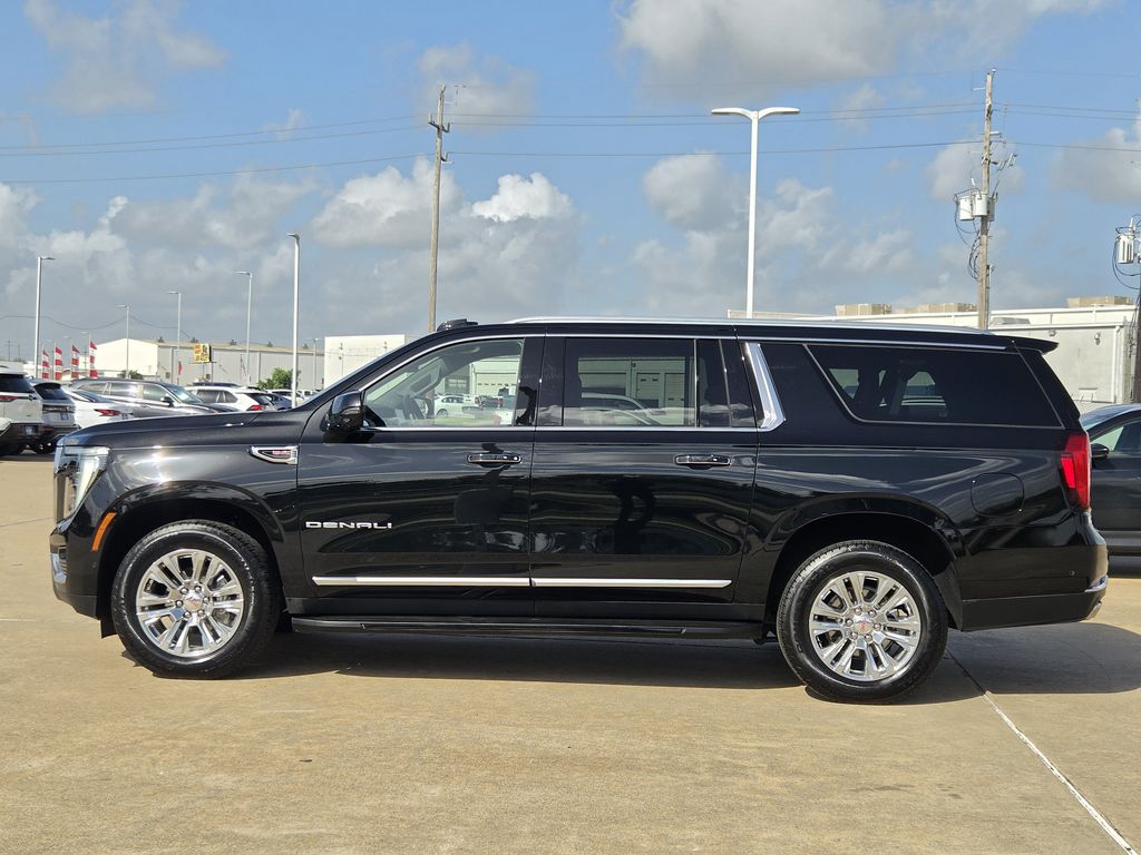 Used 2025 Onyx Black GMC Denali image 6