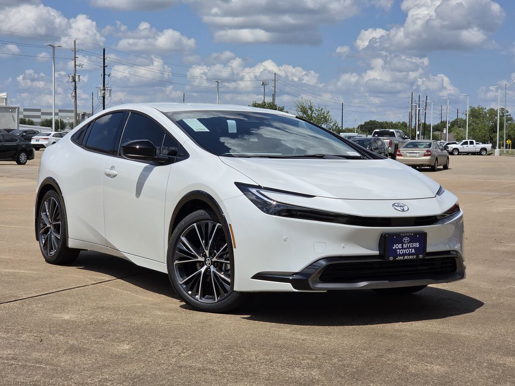 New 2027 Wind Chill Pearl Toyota XLE image 2
